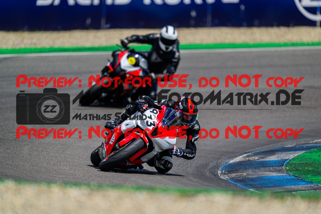 MaZZes_FotoMatrix_240615_6007705_2078 | ROT