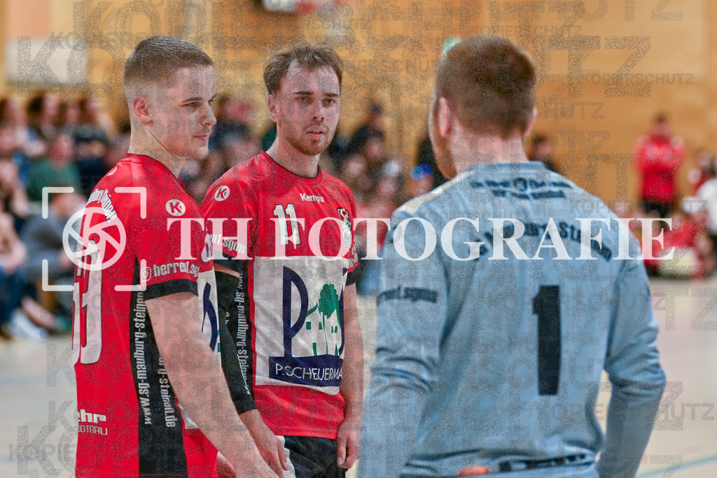 GER, SG Maulburg/Steinen - TuS Ringsheim, Handball, Landesliga Suedbaden, 22. Spieltag, Saison 2024/2025, 23.03.2025 | Ole Anton Holzkamp (SG Maulburg/Steinen, #69), Florian Fandry (SG Maulburg/Steinen, #11), Rubens Freuschle (SG Maulburg/Steinen, #01)GER, SG Maulburg/Steinen - TuS Ringsheim, Handball, Landesliga Suedbaden, 22. Spieltag, Saison 2024/2025, 23.03.2025Foto: TH Fotografie/Thomas Hess