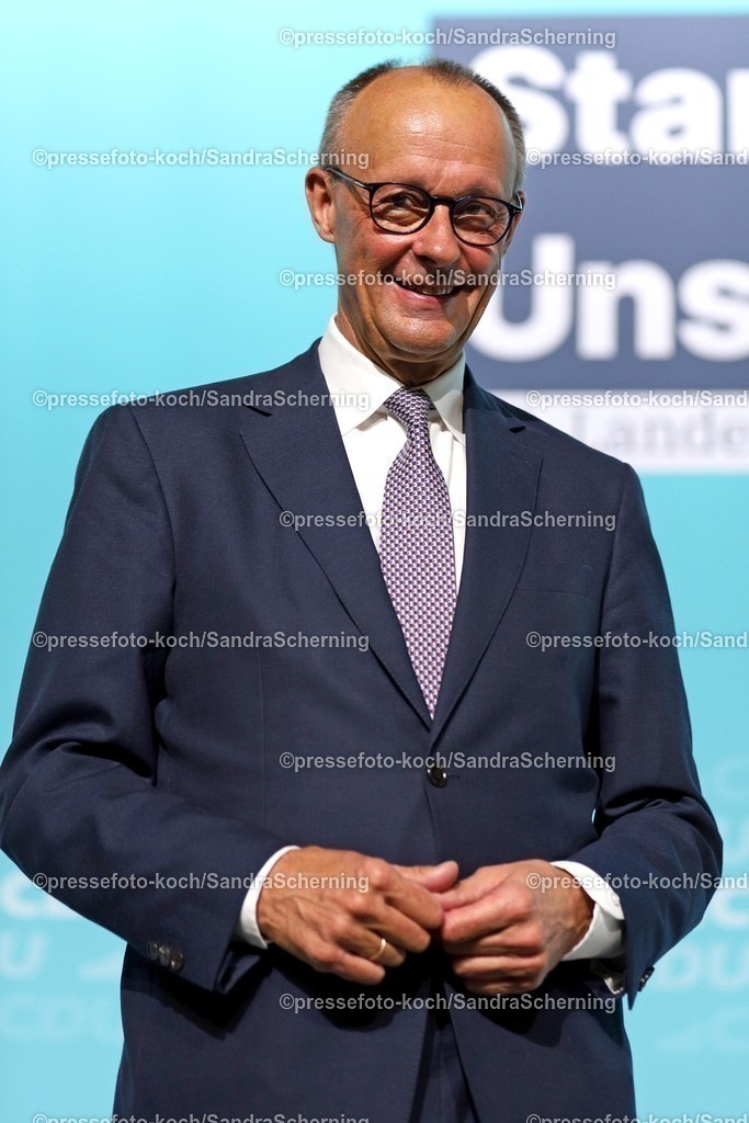 xsscx30082502028 | 30.08.2025, xsscx, Bundeskanzler Friedrich Merz der Bundesrepublik Deutschland auf dem 47. Landesparteitag der CDU Nordrhein-Westfalen mit dem Motto - SO! geht kommunal - im World Conference Center in Bonn Nordrhein-Westfalen Deutschland