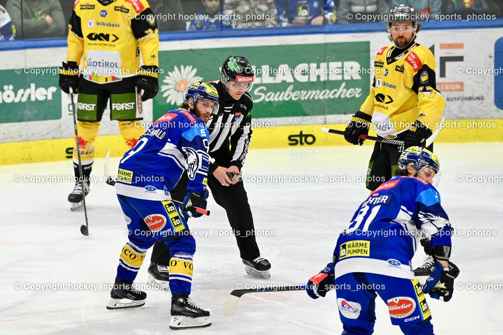 EC IDM Wärmepumpen VSV vs. HC Pustertal | GATOL-SCHAFRANEK MAXIMILIAN Referee,  #9 RAUCHENWALD Alexander EC VSV, #67 Frycklund Mats Mikael HC PUSTERTAL, #81 RICHTER Marco EC VSV, EC IDM Wärmepumpen VSV vs. HC Pustertal, EC IDM Wärmepumpen VSV vs. HC Pustertal am 15.11.2024 in Villach (Stadthalle Villach), Austria, (Photo by Bernd Stefan)