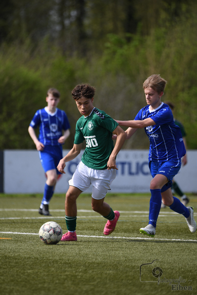 FC Rastede-VFL Oldenburg | B-Jugend Bezirksliga; FC Rastede (blau)-VFL Oldenburg (grün) am 06.04.2024; in Rastede (Sportanlage Köttersweg), Photo: Philip Eiben 2024 - Realisiert mit Pictrs.com