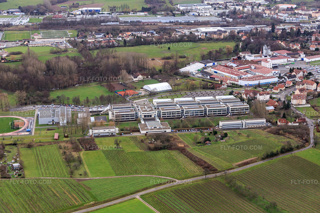 Aerial view: Lycée Stanislas Polyvalent (general, technological and professional) in the district Altenstadt in Wissembourg in the state Bas-Rhin, France. – Photo: IMG_085825.jpg taken on 01/08/2016 by Werner Riehm/FLY-FOTO.com – Resolution of the original: 5472 x 3648 px – Lycée Stanislas, 7 rue du lycée, 67160 Wissembourg