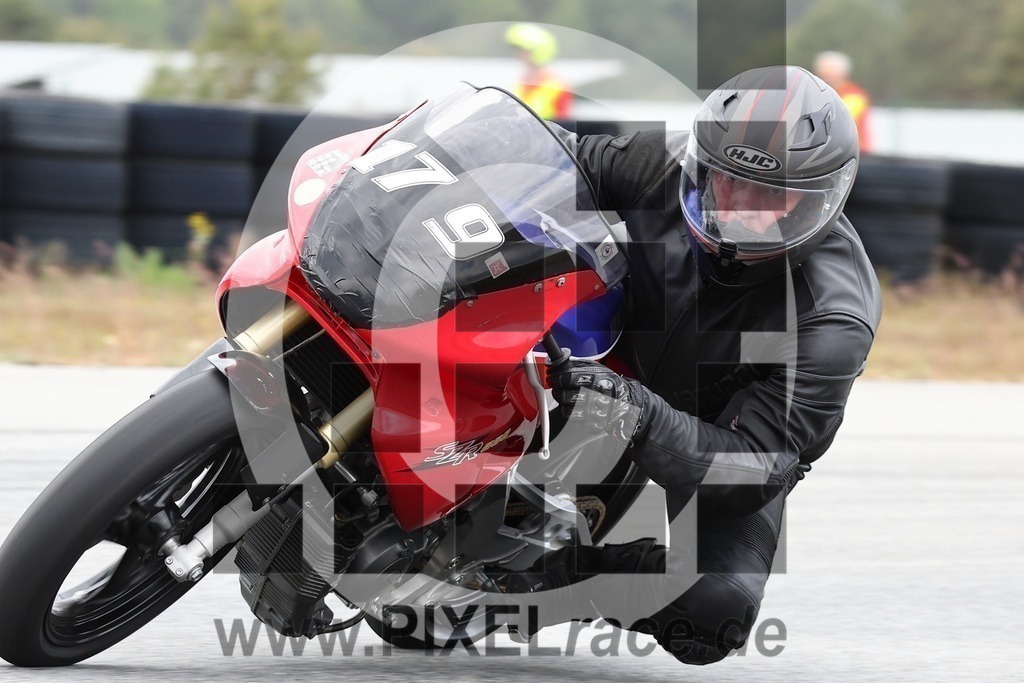 0179-20240511_04044 | Schöne Erinnerungen an spannende Momente - das festzuhalten ist unser Job. PIXELrace.de ist seit 2003 auf den Rennstrecken Europas unterwegs um die Action draußen beim Fahren und die wunderbare Stimmung imm Fahrerlager für euch einzufangen.