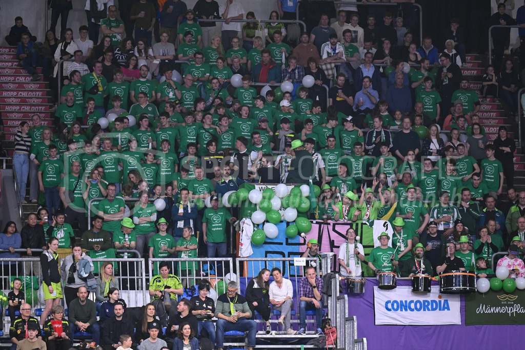 SV Wiler-Ersigen vs Floorball Köniz - 15. April 2023 | SV Wiler-Ersigen vs Floorball Köniz
Stimo Arena, Kloten
Fans von SV Wiler-Ersigen.
Bild: Sportfotografie Markus Aeschimann | www.markus-aeschimann.ch - Realisiert mit Pictrs.com