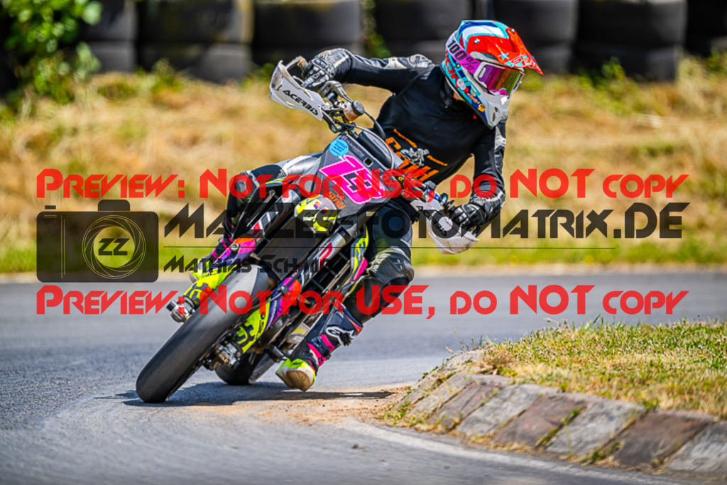 MaZZes_FotoMatrix_220529_8203 | Fotograf Mathias Schmid
Sportfotograf,
Eventfotograf,
Hochzeitsfotograf,
Portraitfotograf