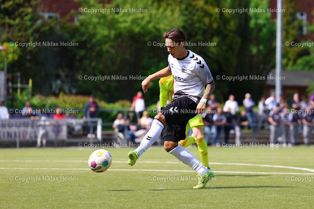 NH_HEBC_ETSVHamburg_OberligaHamburg_10052026 | #9 Nick Selutin (ETSV Hamburg) schiebt den Ball zum 0:3 ein.Fußball I Herren I Gamesright Oberliga Hamburg I Saison 2025-2026 I 33. Spieltag I HEBC - ETSV Hamburg I 10.05.2026 I Reinmüllersportplatz