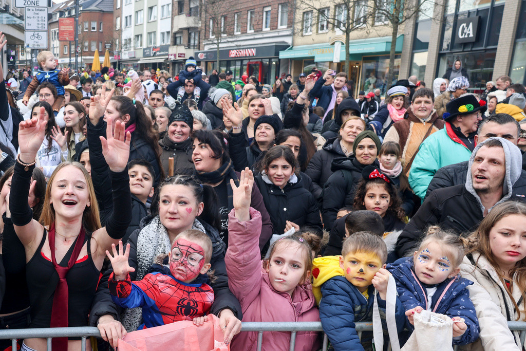 top-top.de 240212-093 | Foto, Video, Fotografie, Videografie, Fotobox, DJ, Discjockey, Musik, Musikbox, Veranstaltung, Photobooth, Amazon, Ebay, Buchtipp, Bestseller, Autor, Verlag, Buch, Wesel, Hamminkeln, NRW, Dinslaken, Rees, Drohne, Hochzeit, Party, Fotobox, Wesel, Fotograf