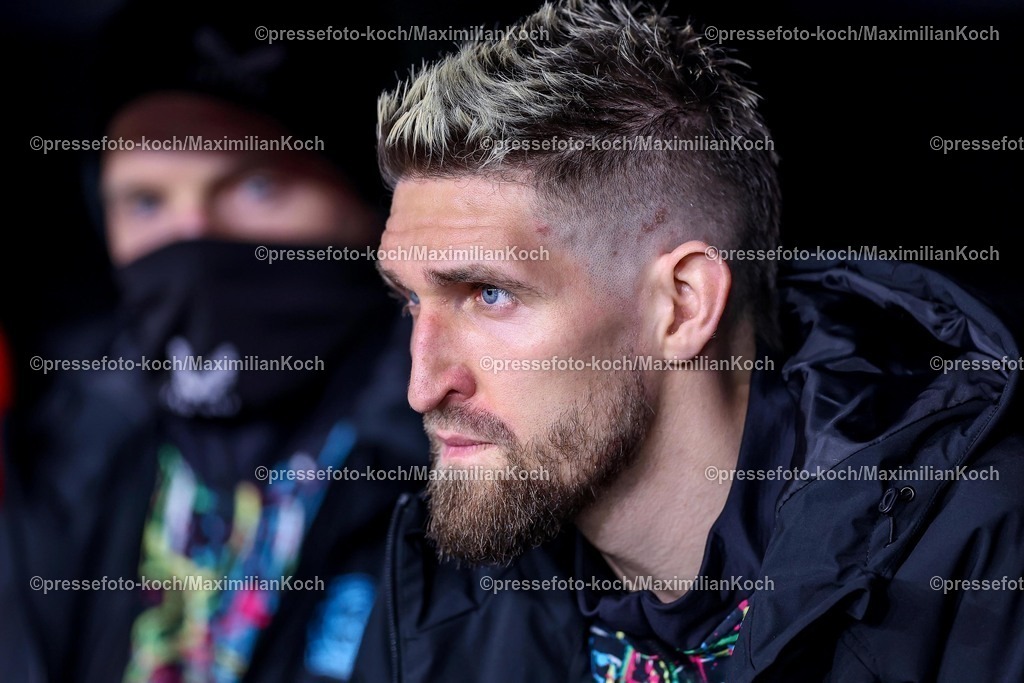 UCL11032502238 | 11.03.2025, Fußball, UEFA Champions League, Bayer 04 Leverkusen - FC Bayern München, Achtelfinale Rückspiel, BayArena, Saison 2024 2025: Robert Andrich (Bayer04 Leverkusen #8)DFB regulations prohibit any use of photographs as image sequences and or quasi-video.