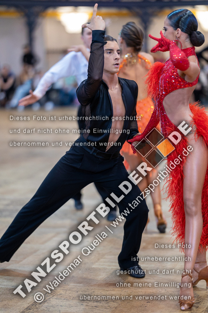 20230812-01323 | Hier finden Sie Tanz Bilder vom Latein und Standard Formationen tanzen. Sportbilder vom Tanzsport. Schöne Fotos und von Weltmeisterschaft, Europameisterschaft, Bundesliga, Regionalliga, Oberliga und Landesliga sowie von GOC Stuttgart, DanceComp, WM Bremen