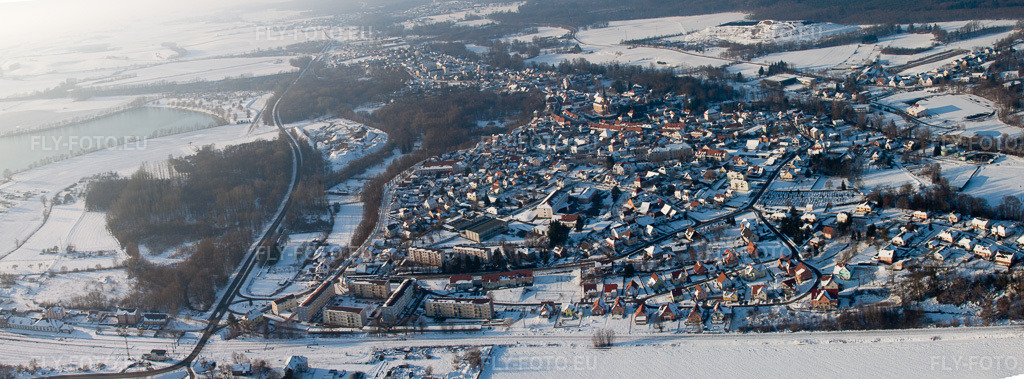 Vue aérienne: Vue de la ville à Lauterbourg dans le département Bas Rhin, France. Photo: IMG_36579-Bearbeitet.jpg prise le 05/01/2011 par Werner Riehm/FLY-FOTO.euRésolution de l'original: 8500 x 3147 px