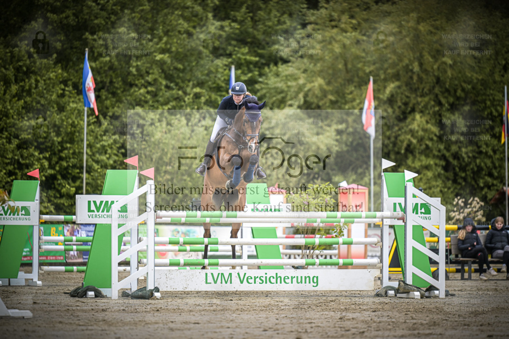 DOS_3907 | Entdecke hochwertige Reitturnierfotos von Foto Oger. Professionell, emotional und authentisch – jetzt Lieblingsmomente im Shop bestellen. - Realisiert mit Pictrs.com