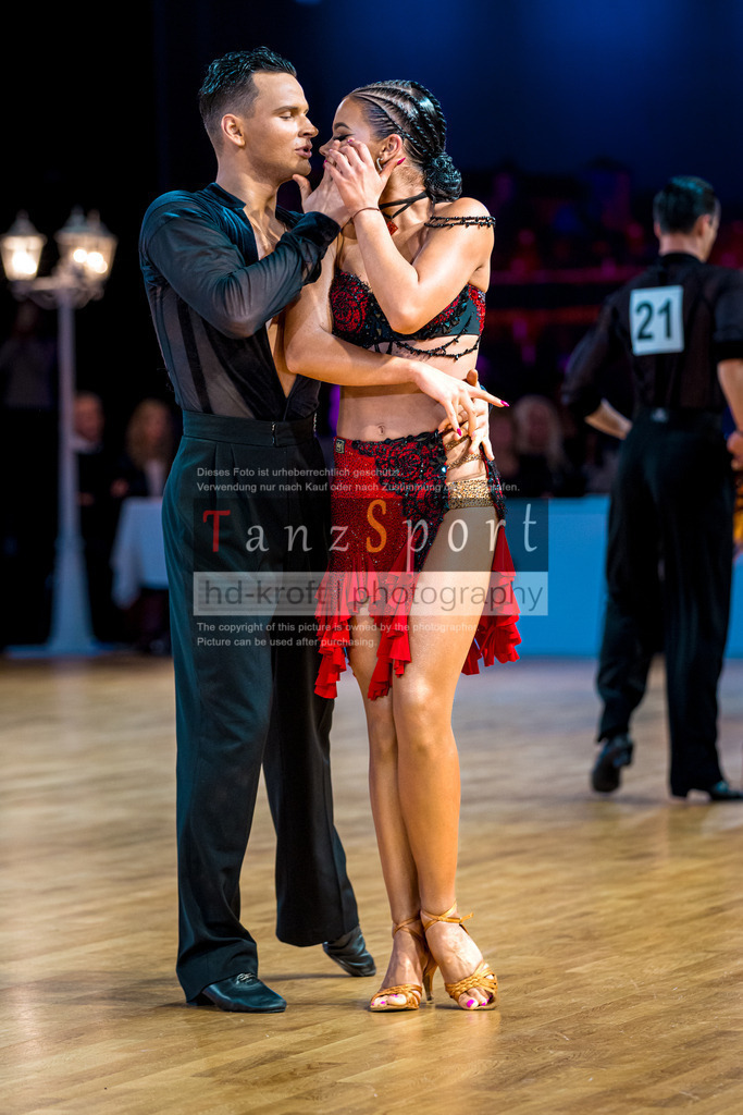 20251213_Baltic-GP_1890-2 | Tanzsportbilder, Standardtanz, Lateintanz, WDSF, DTV, LTVB, dancecomp, goc, hessen tanzt, blaues band der spree, walzer, tango, wiener walzer, slowfox, quickstepp, samba, rumba, cha-cha-cha, paso doble. jive, hd-kroft photography, turniertanzsport