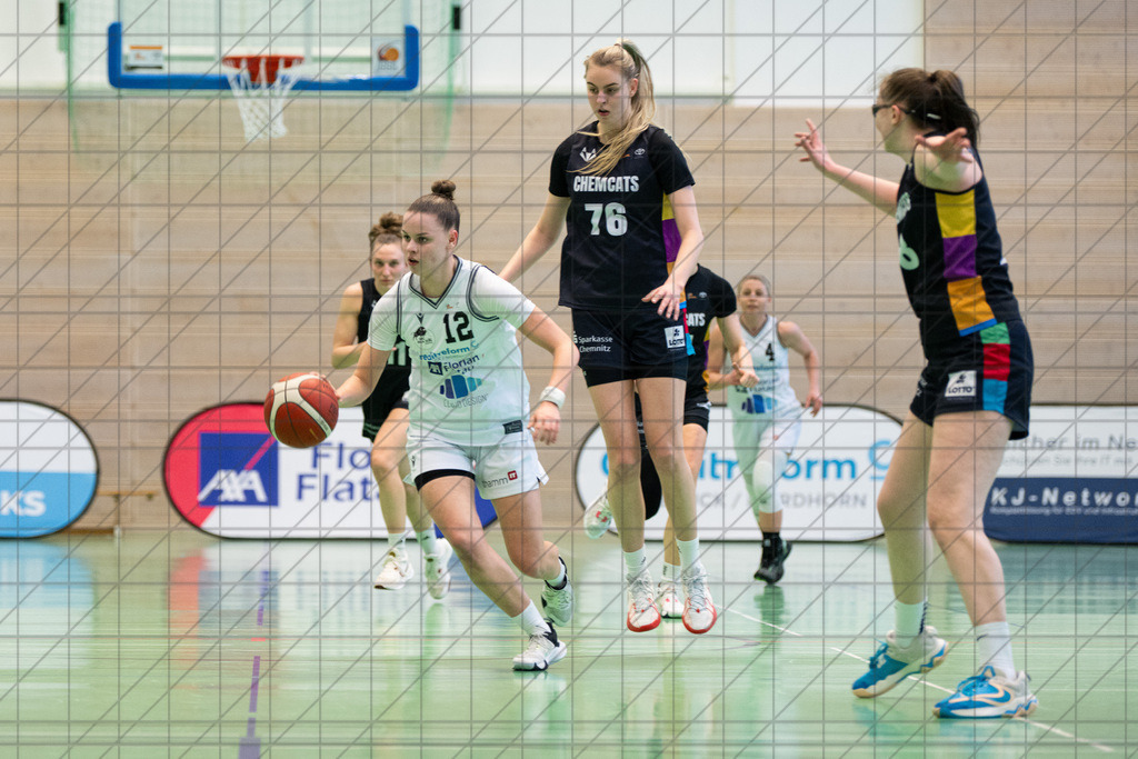 2. DBBL Nord 24/25 | 09.03.2025 | BBC OS vs. ChemCats Chemnitz | 2. DBBL Nord 24/25 | 09.03.2025 | BBC OS vs. ChemCats Chemnitz - - - - - CREDIT, www.bullenfotos.de, Martin König, Hörner Weg 40, D-49078 Osnabrück, +4917663732967, Nutzung und Weitergabe nur zu den vereinbarten Zwecken. Presseanfragen an Urheber. Alle Rechte beim Urheber. - - - - - - Realisiert mit Pictrs.com