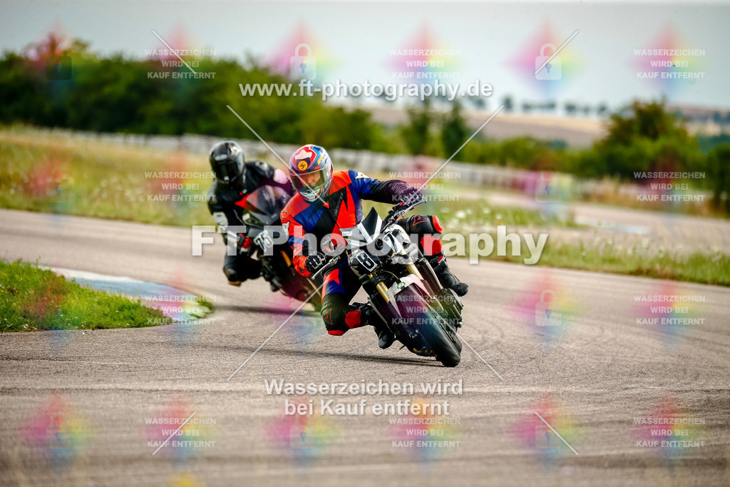 Chambley Juli-2411 | Hier findet Ihr Bilder von Touristenfahrten auf der Nürburgring Nordschleife oder von anderen Veranstaltungen die ich besucht habe. Viel Spass beim Durch Schauen 