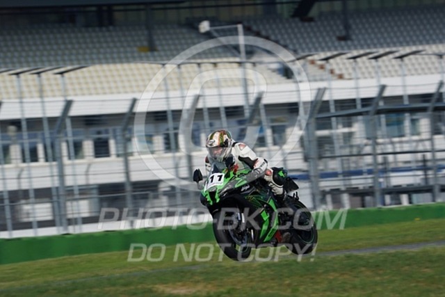 2022_05_10_PBK_31355 | Sportfotografie; SlowMotion; Video; Rennstrecke; Hafeneger; Speer; Racing; RSE; BMW; CBO; Trackday; Motorsportarena; Hockenheimring; Brno; Most; Barcelona; Valencia