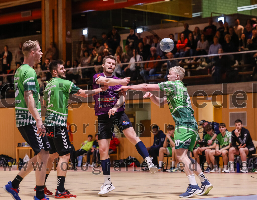 2025-03-15_062_SpVgg_Altenerding_gegen_TSV_Schleissheim | Erding, Deutschland, 15.03.2025:Handball, Bezirksoberliga Männer 2024 / 2025, 18. Spieltag, SpVgg Altenerding gegen TSV Schleißheim, Endergebnis: 32:27Quirin Kratzer (TSV Schleissheim, #5), Florian Hörath (TSV Schleissheim, #4), Ferdinand Menzel (SpVgg Altenerding, #75), Mike Matser (TSV Schleissheim, #20)Foto: Christian Riedel / fotografie-riedel.net