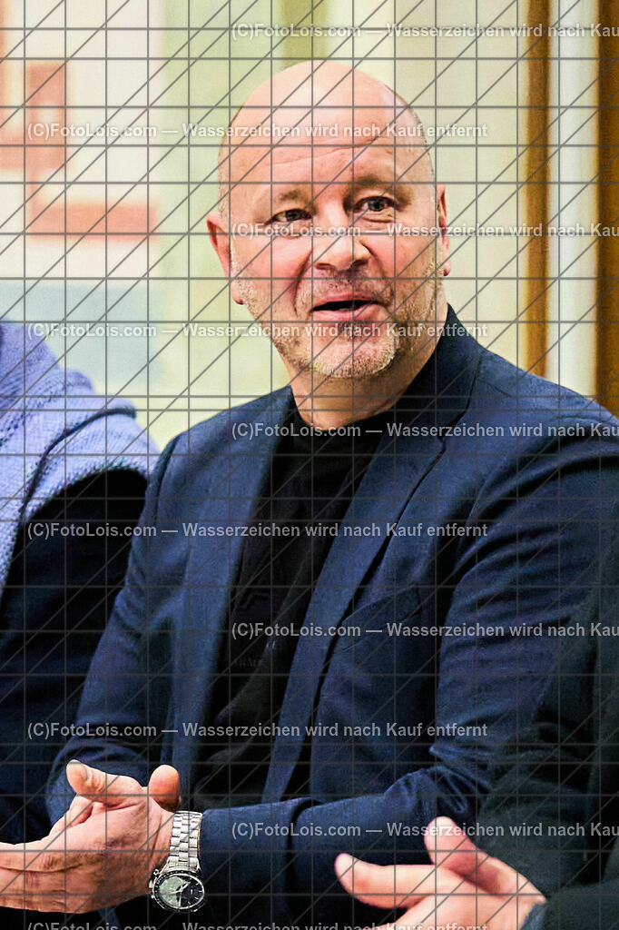 ALP6400_TdBerufsfotografie_Diskussion KI_Schnabl Michael | (C)FotoLois.com, Alois Spandl, Tage der NÖ Berufsfotografie in Baden, Posiumsdiskussion um die Künstliche Inteligenz in der Fotografie im Arnulf Rainer Museum Baden mit Gisela Kayser (Kuratorin und ehemalige künstlerische Leiterin und GF des Freundeskreis Willy-Brandt-Haus Berlin) Peter-Matthias Gaede (Journalist, ehem. Chefredakteur GEO), Michael Schnabl (Berufsfotograf in Graz, KI-Künstler), Christoph Künne (Docma), Michaela Habinger (Berufsfotografin NÖ), Michael Aurednik (Rechtsanwalt der NÖ Berufsfotografie), Christian Schörg (Landesinnungsmeister NÖ), Fr 6. Oktober 2023.