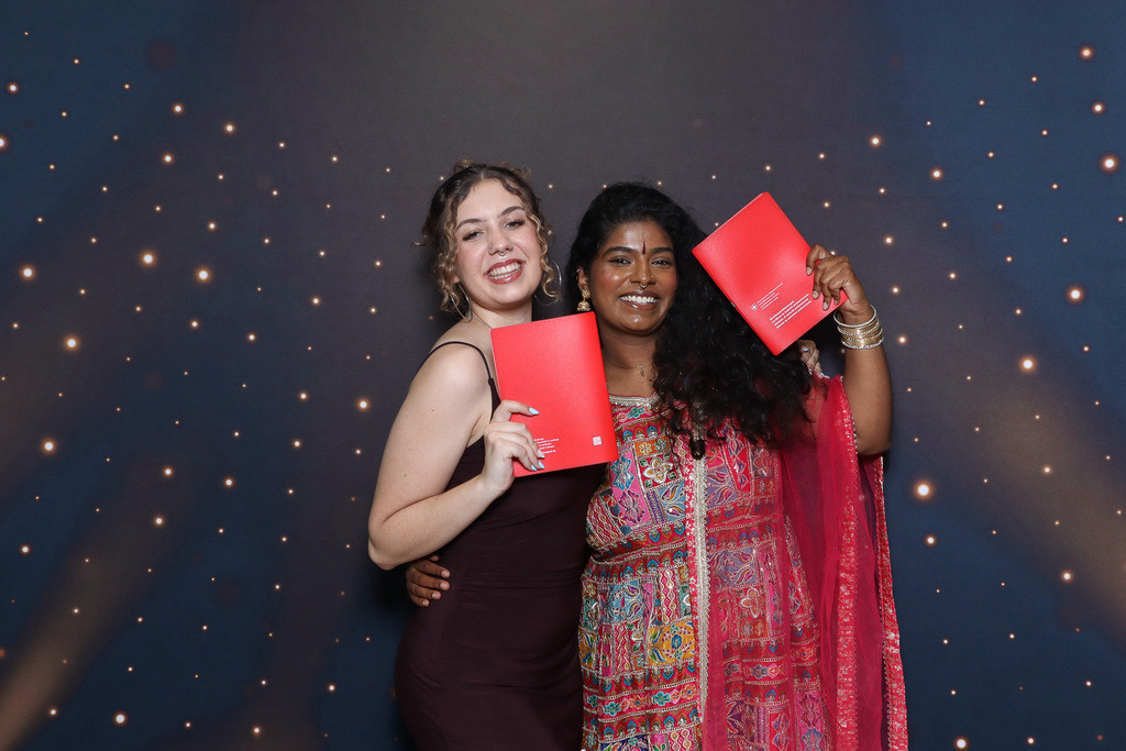 ZD260628112736-19 | Fotoshop von zweidimensional Fotografie. Ihr Fotograf im Aargau. Abzüge von Ihrem Fotobox Event bestellen.Abzüge von Ihrem Hochzeit bestellen.Abzüge von Ihrem Schulfotograf bestellen.