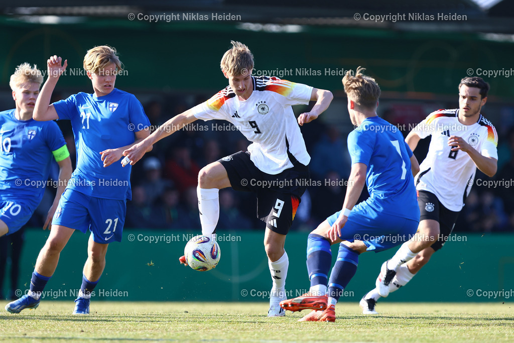 NH_DeutschlandU19_FinnlandU19_UEFAQualifikationsturnier_22032025 | #9 Max Moerstedt (Deutschland U19), #7 Matias Siltanen (Finnland U19)Fußball I Junioren I UEFA-U19-Europameisterschaft I Saison 2024-2025 I Qualifikationsturnier I Deustchland U19 - Finnland U19 I 22.03.2025 I GWG-Stadion Flutmulde