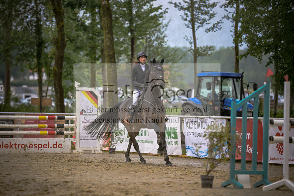 20240505-DOS_7647 | Entdecke hochwertige Reitturnierfotos von Foto Oger. Professionell, emotional und authentisch – jetzt Lieblingsmomente im Shop bestellen.Deutschlandweite Turnierfotografie. - Realisiert mit Pictrs.com