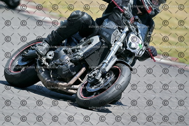 25bt04-1032 | markuskiefer.com - Realisiert mit Pictrs.com