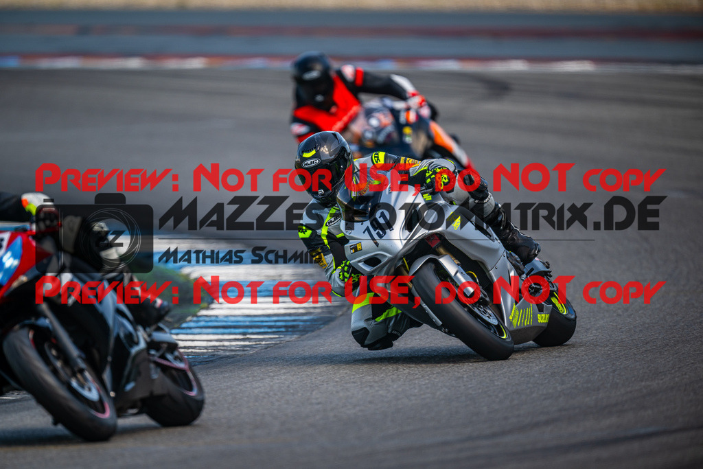 MaZZes_FotoMatrix_240520_6007705_7099 | GELB