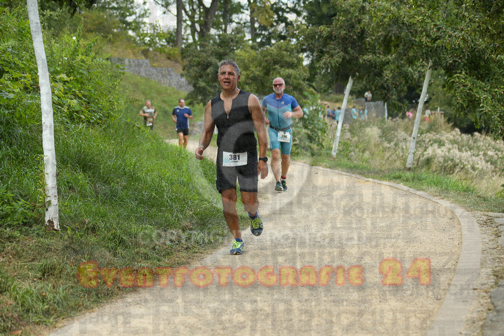 250824_1357_EX1_4418 | Sportfotografie im Rhein-Sieg Kreis, Köln, Bonn, NRW, Rheinland Pfalz, Hessen, etc. Unser Tätigkeitsfeld umfasst den Laufsport vom Volkslauf über den Marathon, Duathlon, Triathon bis zum Ultralauf wie Kölnpfad Ultra oder Schindertrail.