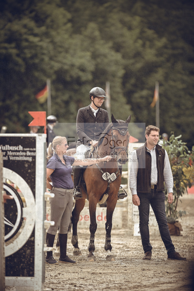 20240530-DOS_2550 | Entdecke hochwertige Reitturnierfotos von Foto Oger. Professionell, emotional und authentisch – jetzt Lieblingsmomente im Shop bestellen.Deutschlandweite Turnierfotografie. - Realisiert mit Pictrs.com