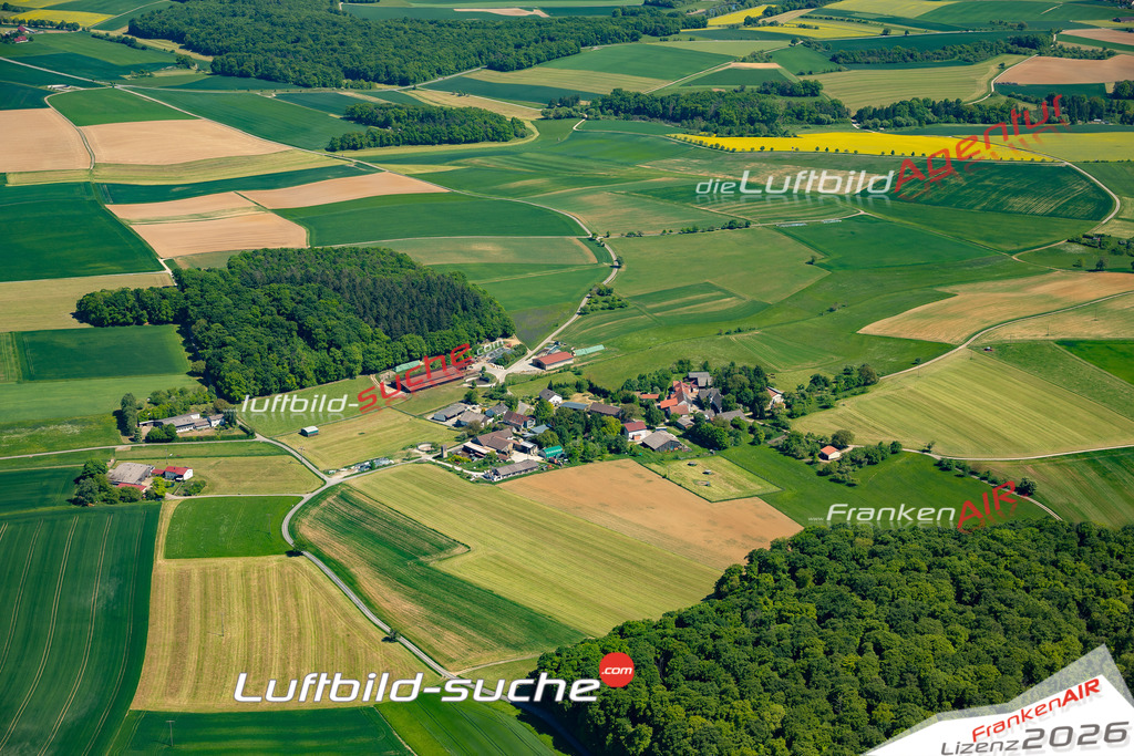 Schrägluftbild  Schollhof  Ravenstein - Das Luftbild wurde 2025 vom UL-Flugzeug heraus erstellt ( keine Drohne ) - Hochauflösende Luftaufnahme -Nicht vergleichbar mit Google Maps oder Satelittenbilder- Die Geschenkidee !Mit Lizenz und Bildrechte bestellbar