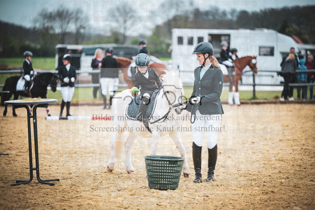 DOS_8697 | Entdecke hochwertige Reitturnierfotos von Foto Oger. Professionell, emotional und authentisch – jetzt Lieblingsmomente im Shop bestellen.Deutschlandweite Turnierfotografie. - Realisiert mit Pictrs.com