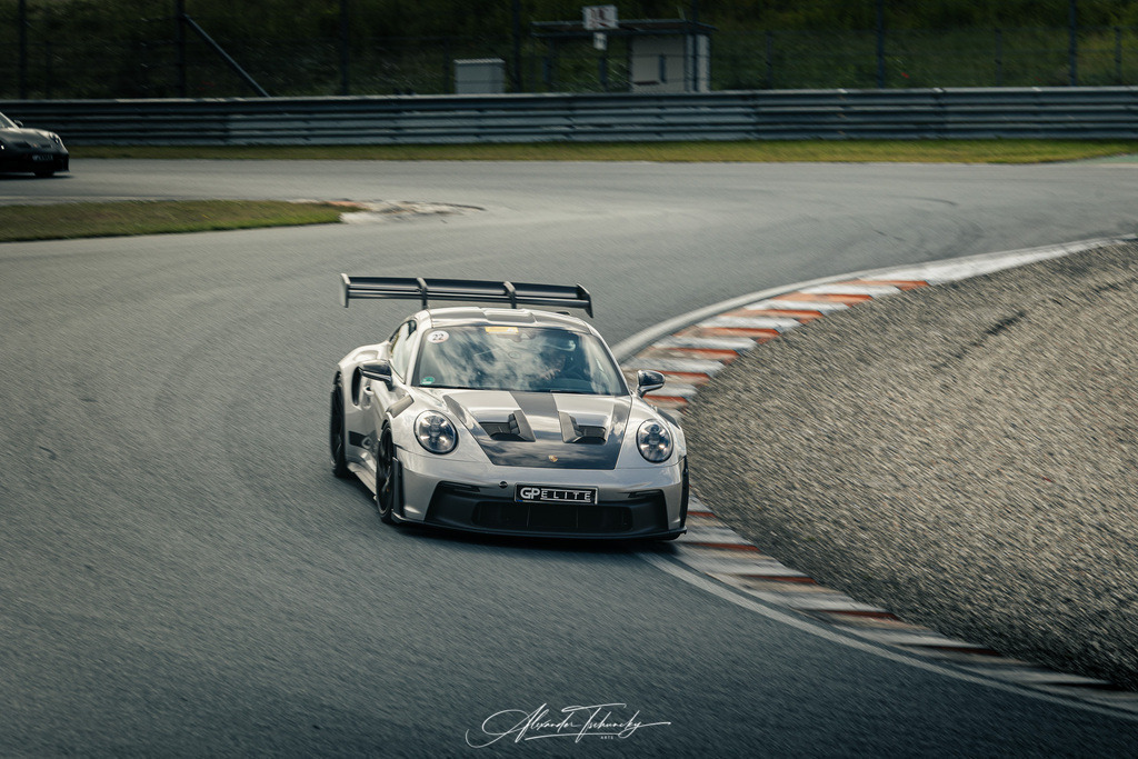 R6AT1396 _Alexander Tschuncky | Entdecken Sie die faszinierende Welt von Alexander Tschuncky Arts: Kreative Fotografie, atemberaubende Automobilkunst und hochwertiger Bilderdruck. Lassen Sie sich inspirieren! - Realisiert mit Pictrs.com