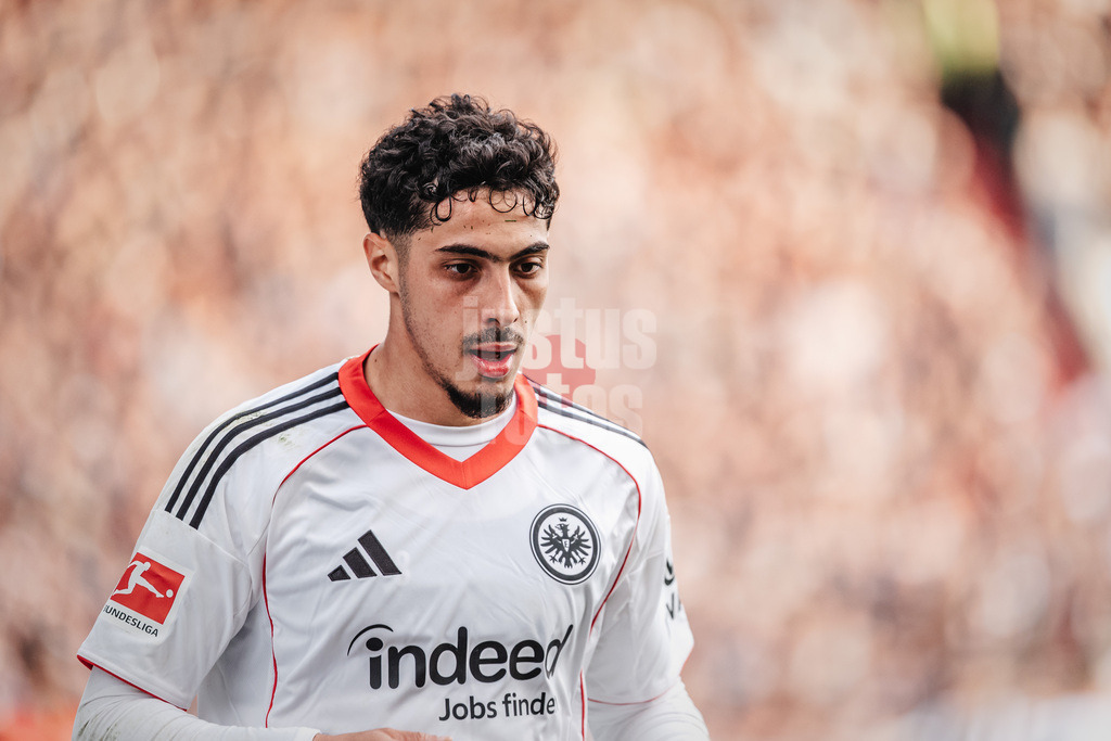 Fußball | Männer | Saison 2025/2026  | Fußball-Bundesliga | 25. Spieltag | FC St. Pauli vs. Eintracht Frankfurt | 08.03.2026 | Fares Chaibi (#8, Eintracht Frankfurt)