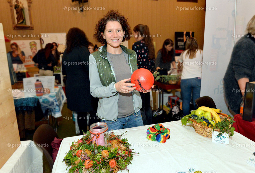 25-news-2022-Okt16-Frauenmesse-WB-BEWEGUNGSTEAM-WTV_5005 | Info aus dem Bezirk Reutte/Ausserfern Tirol sowie eine umfangreiche Bilddatenbank über die gesamte Region: Lechtal, Talkessel Reutte, Tannheimertal, Zwischentoren. Lech, Plansee, Zugspitze, Grenztunnel, B179, Fernpassstraße, Verkehr, Lawinen, Tradition, - Realisiert mit Pictrs.com