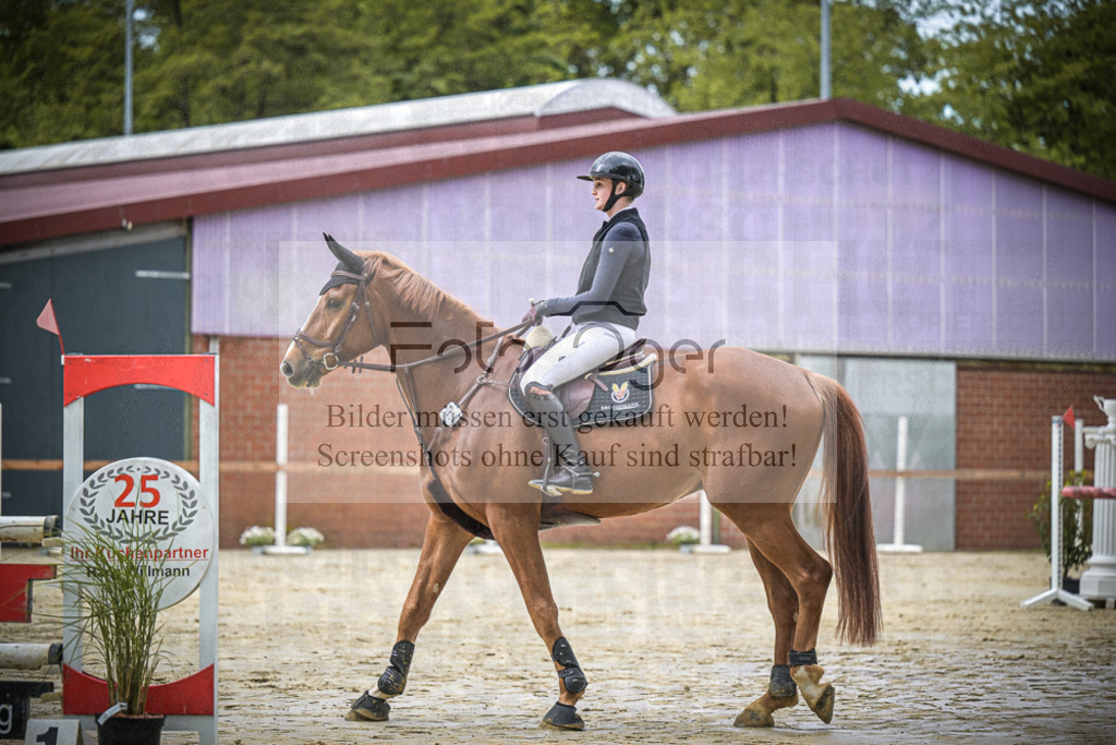 DOS_5707 | Entdecke hochwertige Reitturnierfotos von Foto Oger. Professionell, emotional und authentisch – jetzt Lieblingsmomente im Shop bestellen.Deutschlandweite Turnierfotografie. - Realisiert mit Pictrs.com