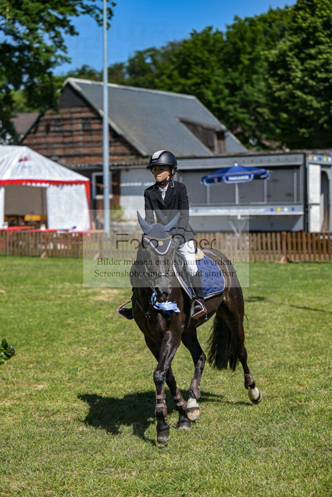 Reitturnier Voxtrup | Entdecke hochwertige Reitturnierfotos von Foto Oger. Professionell, emotional und authentisch – jetzt Lieblingsmomente im Shop bestellen.Deutschlandweite Turnierfotografie. - Realisiert mit Pictrs.com