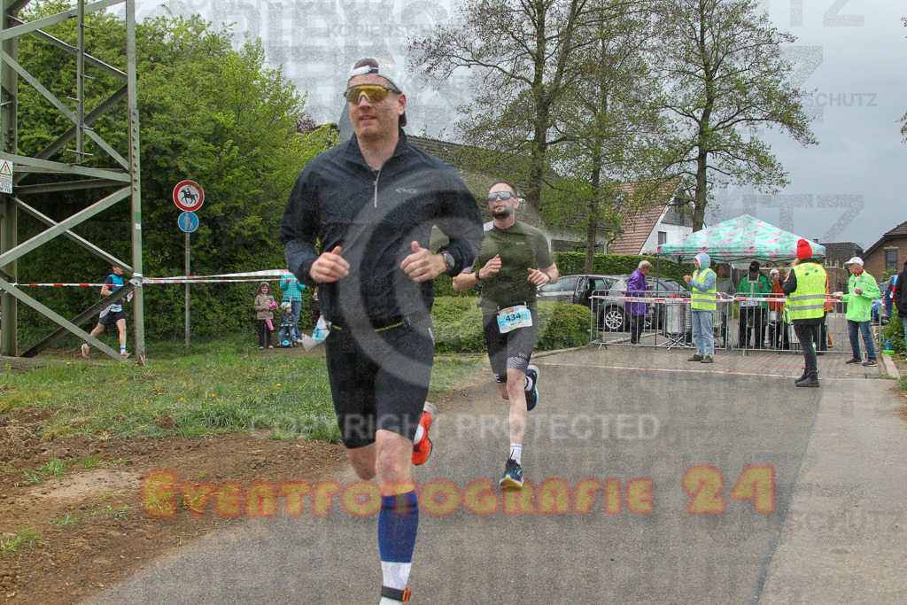 250413_1121_EV4_7561 | Sportfotografie im Rhein-Sieg Kreis, Köln, Bonn, NRW, Rheinland Pfalz, Hessen, etc. Unser Tätigkeitsfeld umfasst den Laufsport vom Volkslauf über den Marathon, Duathlon, Triathon bis zum Ultralauf wie Kölnpfad Ultra oder Schindertrail.