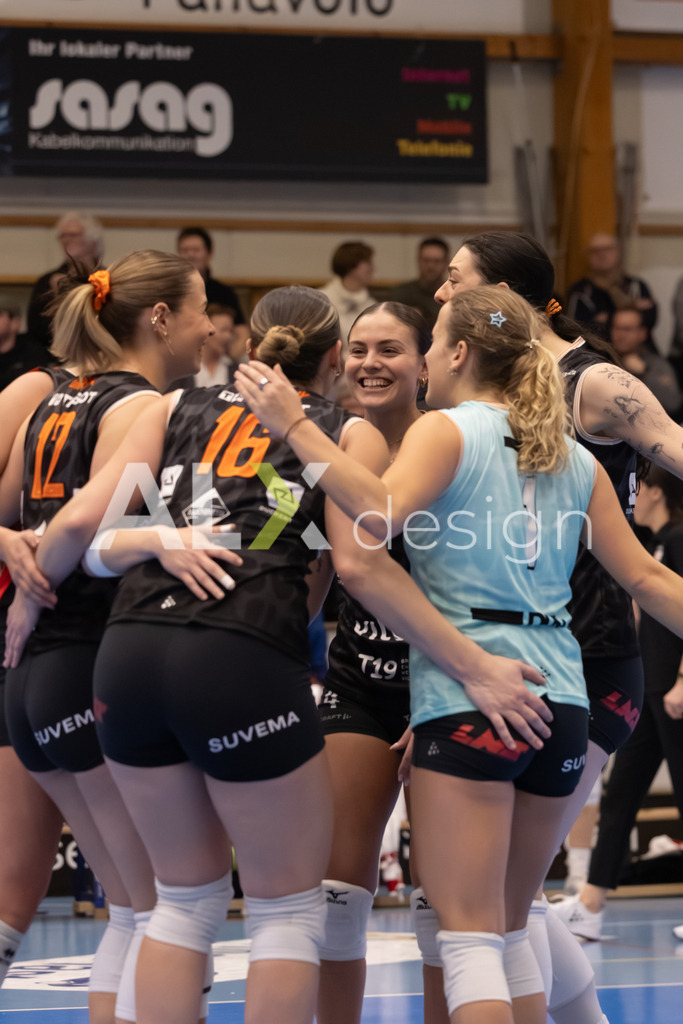 Volleyball I Frauen I Saison 2025-2026 I Volleyball NLA | Women I Round 16 I VC Kanti Schaffhausen - Viteos NUC I 31.01.2026 | Viteos NUC Spielerkreis - Realisiert mit Pictrs.com