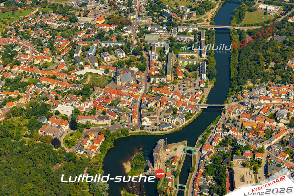 Luftaufnahme Bergstadt Bernburg - Die Luftaufnahme wurde 2025 vom UL-Flugzeug heraus erstellt ( ohne Drohne ) - Hochauflösende Luftaufnahme - für professionelle Ausdrucke geeignet. Die Geschenkidee !Mit Lizenz und Bildrechte bestellbar