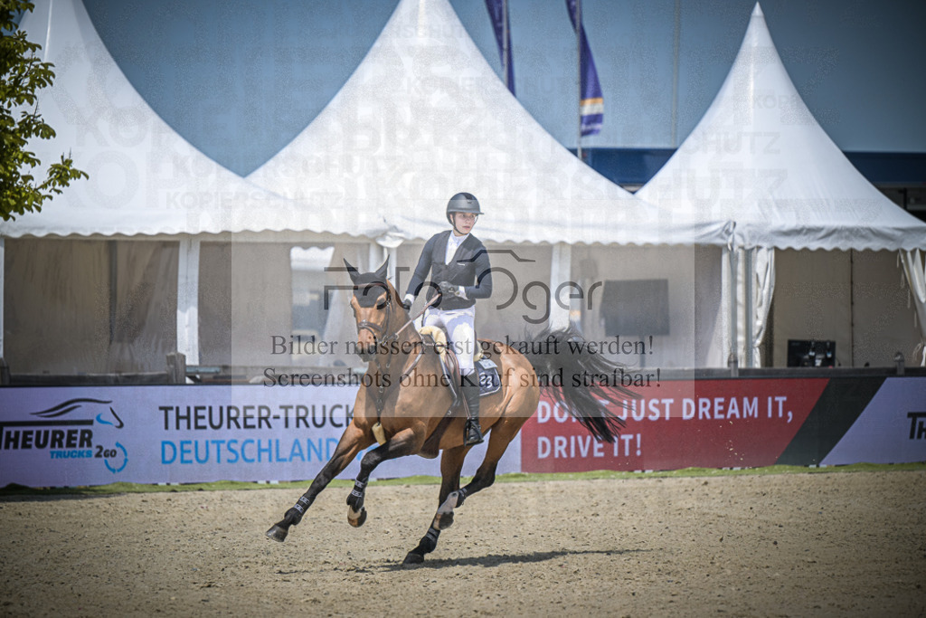 DOS_4250 | Entdecke hochwertige Reitturnierfotos von Foto Oger. Professionell, emotional und authentisch – jetzt Lieblingsmomente im Shop bestellen.Deutschlandweite Turnierfotografie. - Realisiert mit Pictrs.com