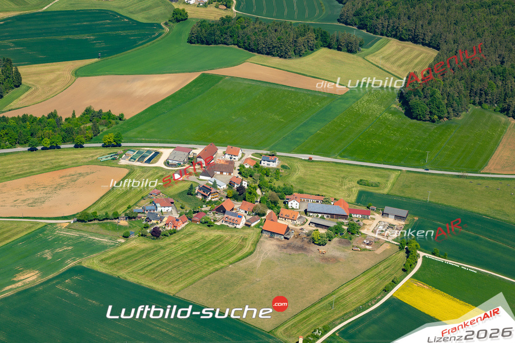 Schöne Luftaufnahme als Geschenk in Giggelsberg Kastl - Die Luftbildaufnahme wurde 2025 vom UL-Flugzeug heraus erstellt ( keine Drohne ) - Hochauflösende Luftaufnahme -Nicht vergleichbar mit Google Maps oder Satelittenbilder- Die Geschenkidee !Mit Lizenz und Bildrechte bestellbar