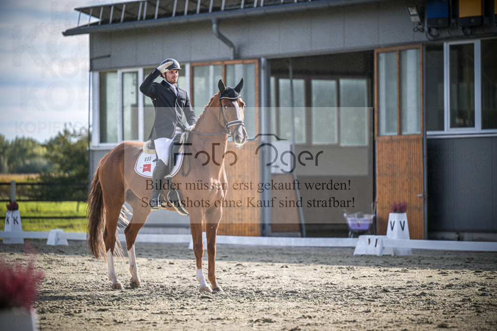 DOS_0590 | Entdecke hochwertige Reitturnierfotos von Foto Oger. Professionell, emotional und authentisch – jetzt Lieblingsmomente im Shop bestellen.Deutschlandweite Turnierfotografie. - Realisiert mit Pictrs.com