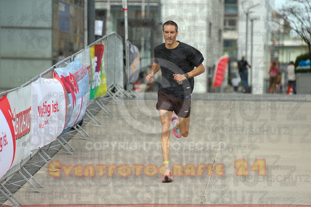 250920_1317_EX1_3980 | Sportfotografie im Rhein-Sieg Kreis, Köln, Bonn, NRW, Rheinland Pfalz, Hessen, etc. Unser Tätigkeitsfeld umfasst den Laufsport vom Volkslauf über den Marathon, Duathlon, Triathon bis zum Ultralauf wie Kölnpfad Ultra oder Schindertrail.