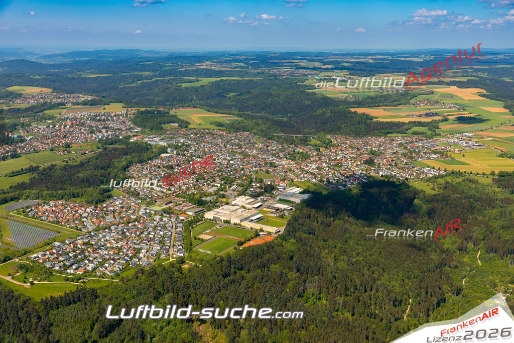 Das Luftbild zeigt :  Mutlangen - Die Luftaufnahme wurde 2024 vom UL-Flugzeug aus erstellt ( keine Drohne ) - Hochauflösende Luftaufnahme - Für grossformatige Ausdrucke geeignet. Die Geschenkidee !Mit Lizenz und Bildrechte bestellbar