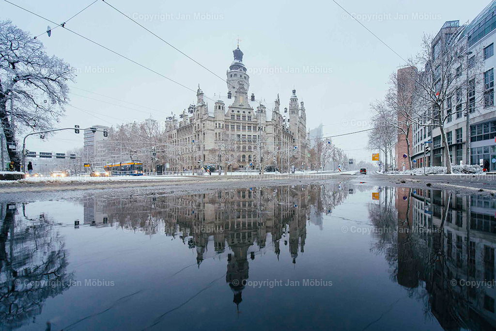 Neue Rathaus Leipzig | Das Neue Rathaus Leipzig beeindruckt mit monumentaler Architektur, historischem Flair und zentraler Lage. Es zählt zu den markantesten Wahrzeichen der Stadt und ist ein beliebter Fotospot - Realisiert mit Pictrs.com