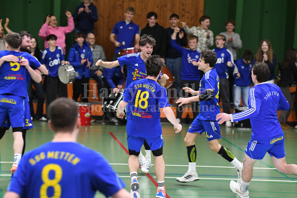 SSG Metten : SC Freising | Jubel bei Mettens Youngstern - Realisiert mit Pictrs.com