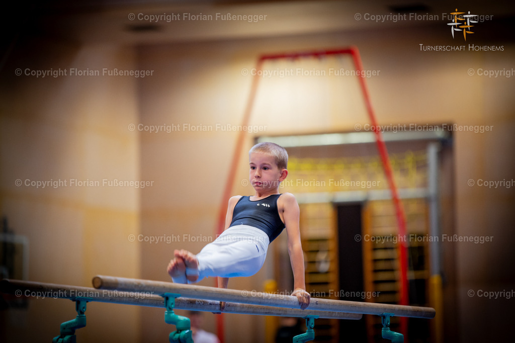 Promo-305 | "Fussifoto.com – Ihr Ansprechpartner für hochwertige Fotografie! Entdecken Sie kreative Bilder und professionelle Dienstleistungen. Kontaktieren Sie uns für Ihre Projekte!"