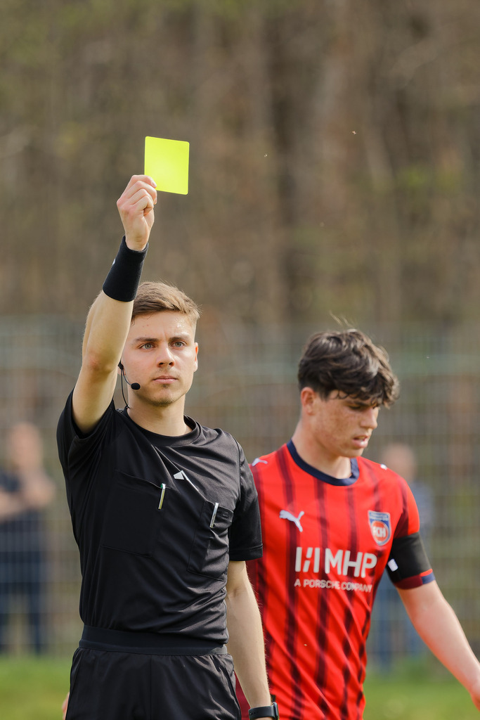 FCHOFK_260418_6-128 | 1.FC Heidenheim 1846 vs. Offenbacher Kickers, Fußball, U17, B-Junioren, NWL, U17-DFB-Nachwusliga, 2025/2026, 10. Spieltag, 18.04.2026 in Heidenheim, Walter-Birkhold-Jugendstadion (Foto: Michael Bulling) - Realisiert mit Pictrs.com