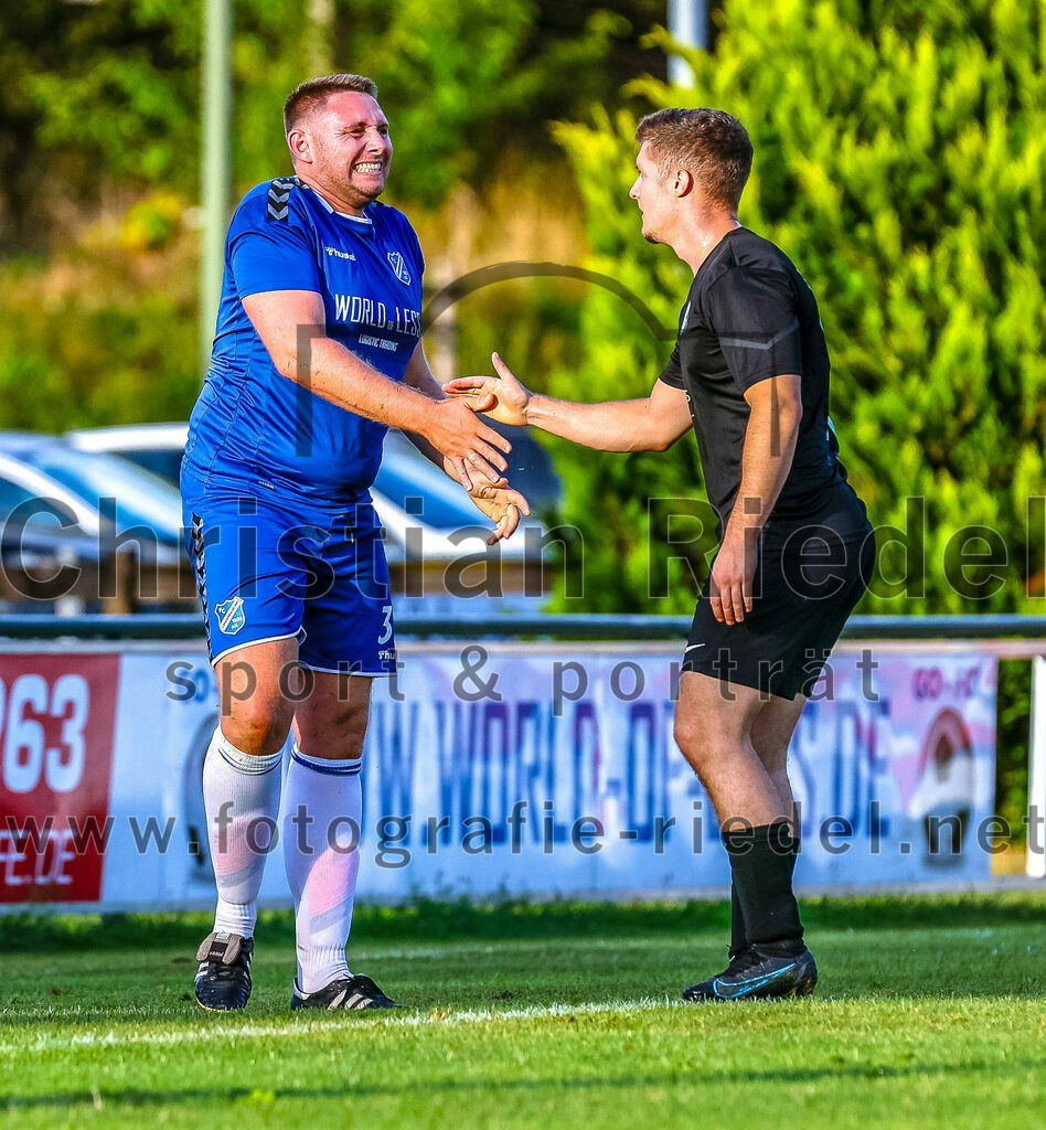 2023-07-25_077_FC_Langengeisling_III_gegen_SV_Riedmoos_III | Erding, Deutschland, 25.07.2023:
Fußball, C-Klasse 2023 / 2024, Testspiel, FC Langengeisling III gegen SV Riedmoos e.V. 1959 III, Endergebnis: 3:5

Foto: Christian Riedel / fotografie-riedel.net