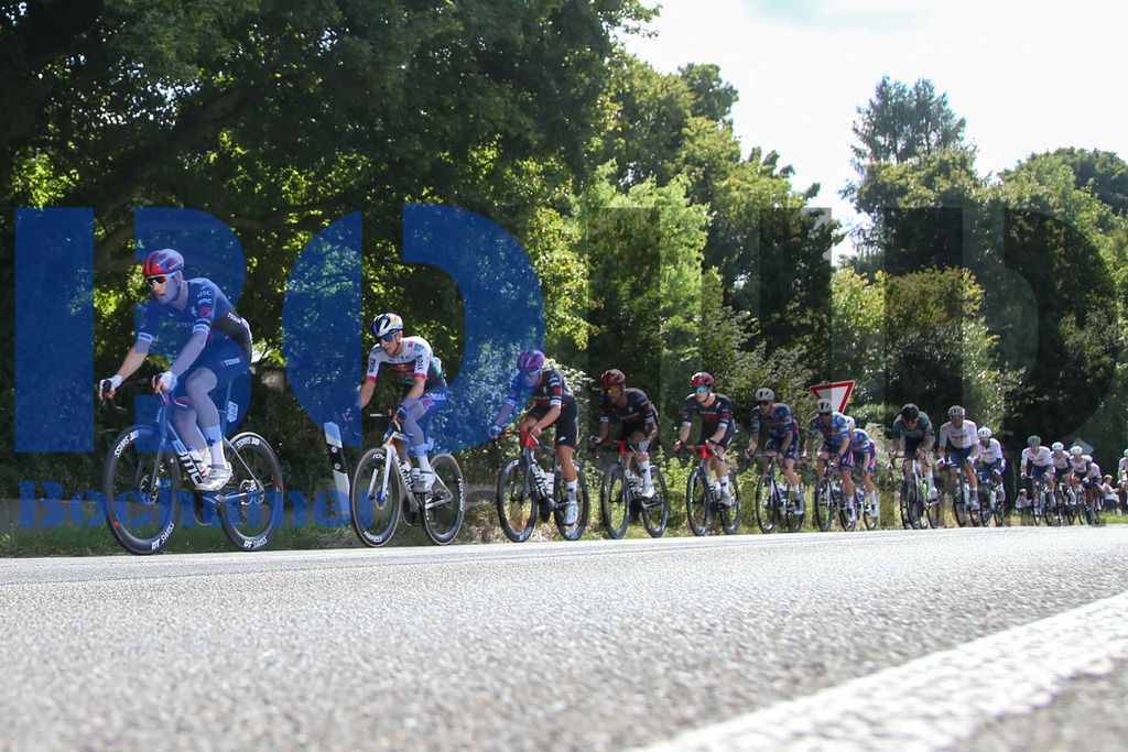 SES_DEUTOU20250821-36 | bond - Realisiert mit Pictrs.com