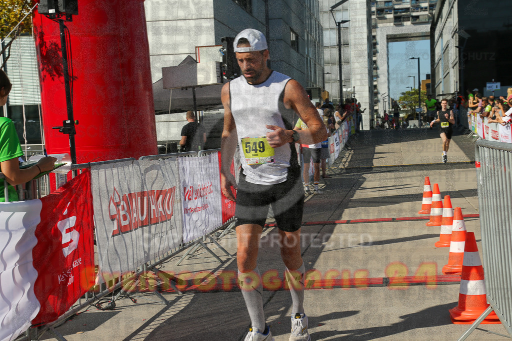 240921_1513_EX1_4678 | Sportfotografie im Rhein-Sieg Kreis, Köln, Bonn, NRW, Rheinland Pfalz, Hessen, etc. Unser Tätigkeitsfeld umfasst den Laufsport vom Volkslauf über den Marathon, Duathlon, Triathon bis zum Ultralauf wie Kölnpfad Ultra oder Schindertrail.